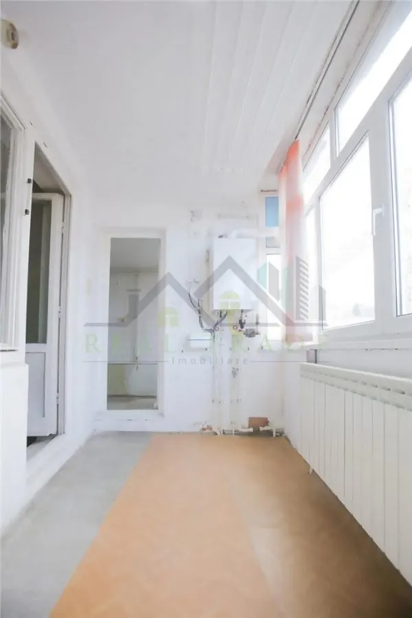 Apartament 3 camere decomandat zona Grivitei - foto 7