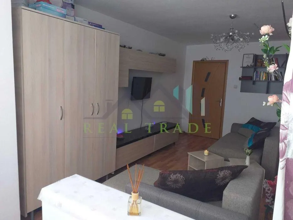 Apartament 2 camere decomandat etajul 2 Astra - foto 1