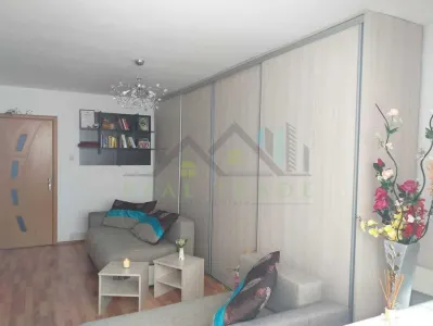 Apartament 2 camere decomandat etajul 2 Astra - foto 2