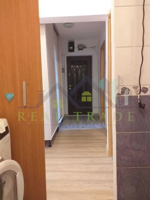 Apartament 2 camere decomandat etajul 2 Astra - foto 6