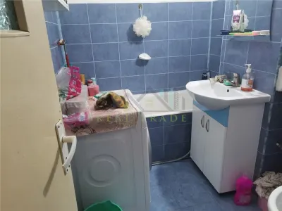 Apartament 2 camere decomandat Tractorul - foto 5
