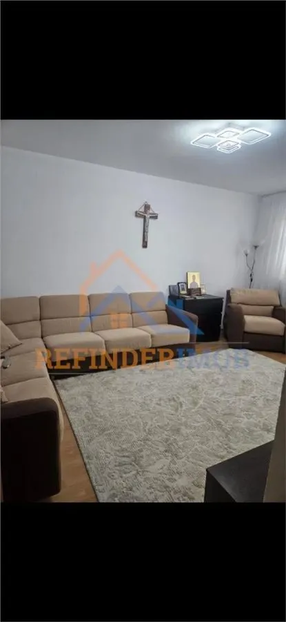 Blv. Brancoveanu 3 camerere decomadat renovat 74mp boxa si parcare - foto 1