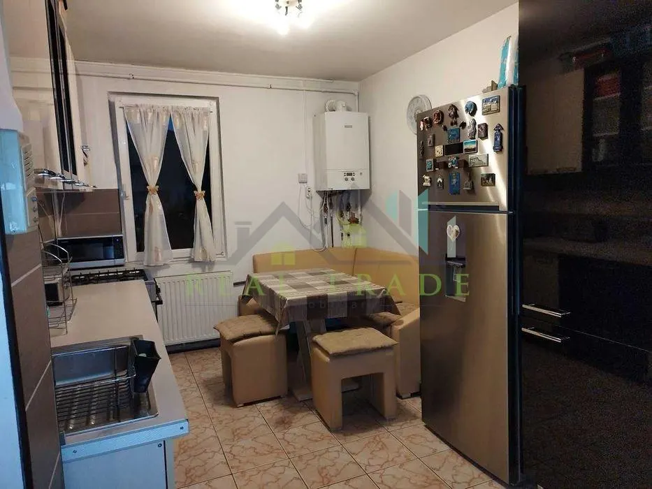 Apartament 4 camere decomandat Tractorul - foto 4
