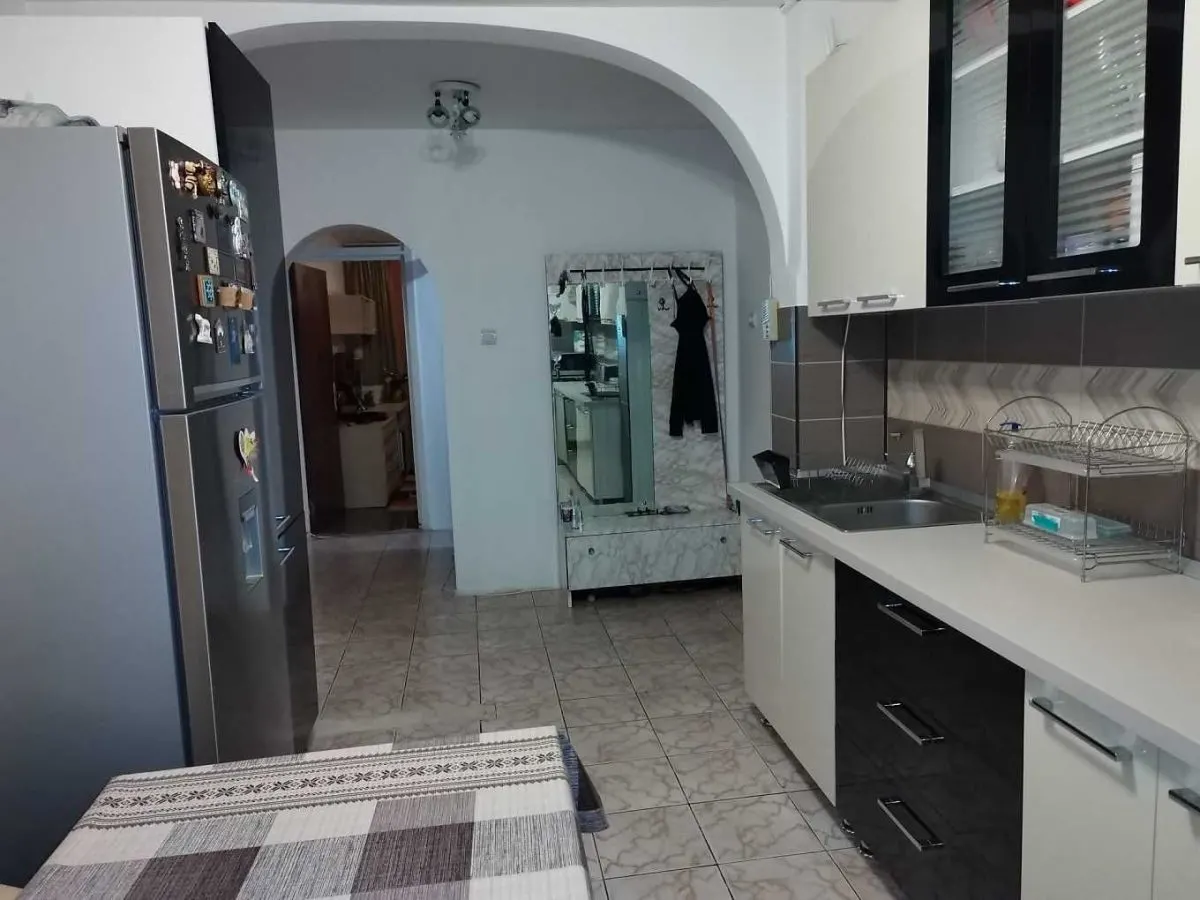 Apartament 4 camere decomandat Tractorul - foto 5