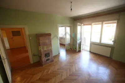 Apartament 3 camere decomandat etajul 1 Centrul Civic - foto 1