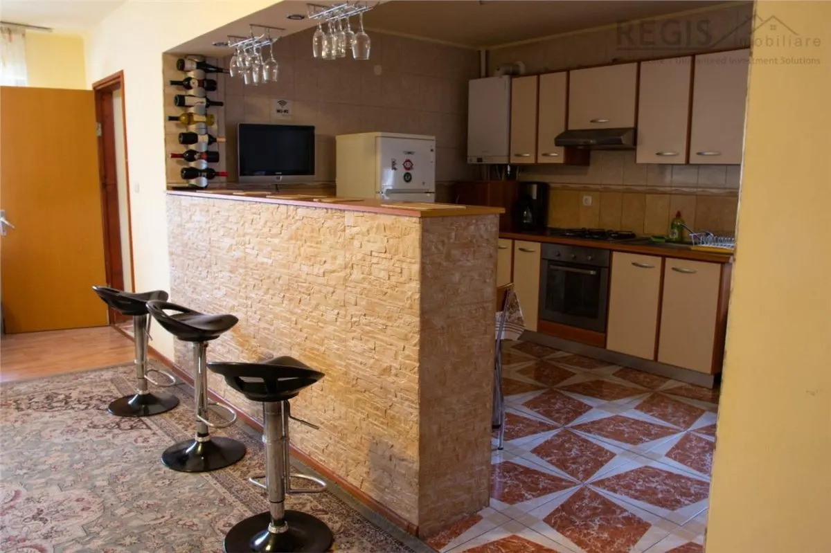 Vila cu potential turistic la Comarnic - foto 7