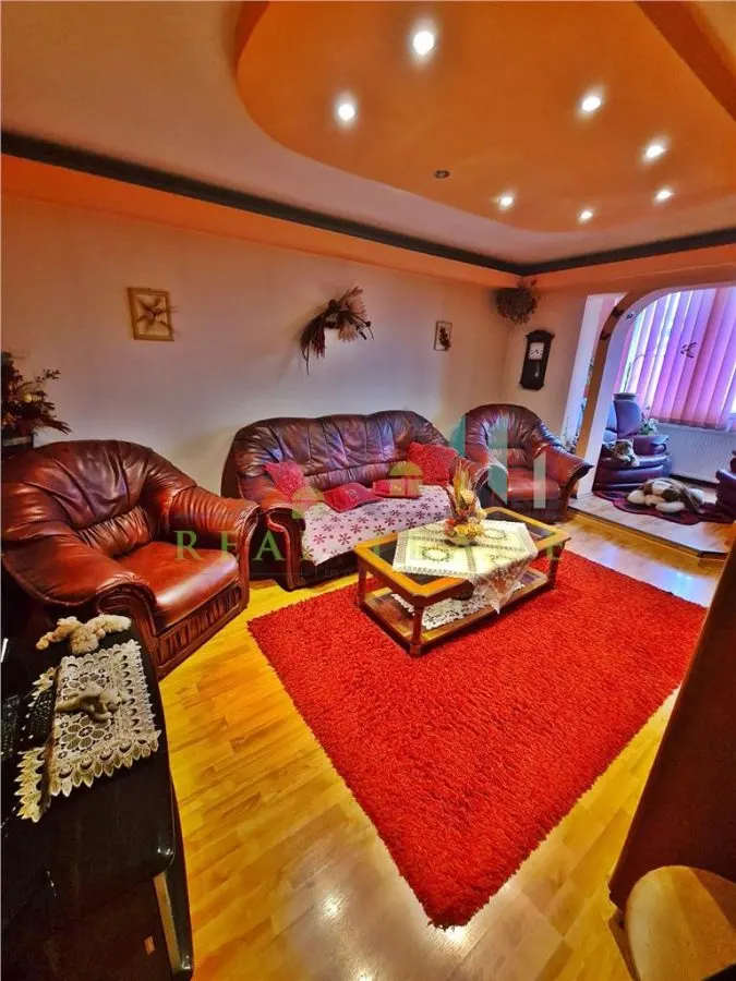Apartament 3 camere decomandat, 2 bai, Carpatilor - foto 1