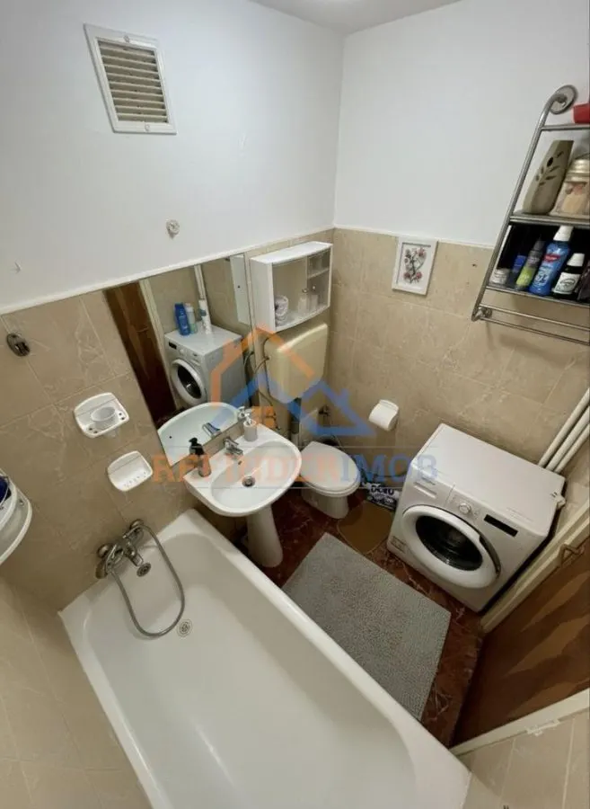 Apartament de vanzare cu 3 camere, Metrou 1 Decembrie 1918 - foto 8