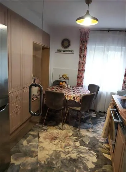Vanzare apartament 4 camere decomandat Noua, Brasov - foto 2