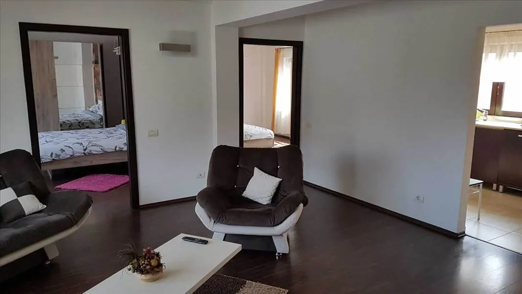 Vanzare apartament 3 camere renovat Zona Central, Brasov - foto 3