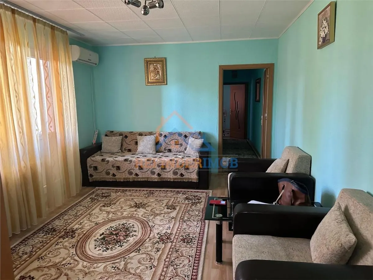 Vanzare apartament 3 camere, zona Berceni - foto 1