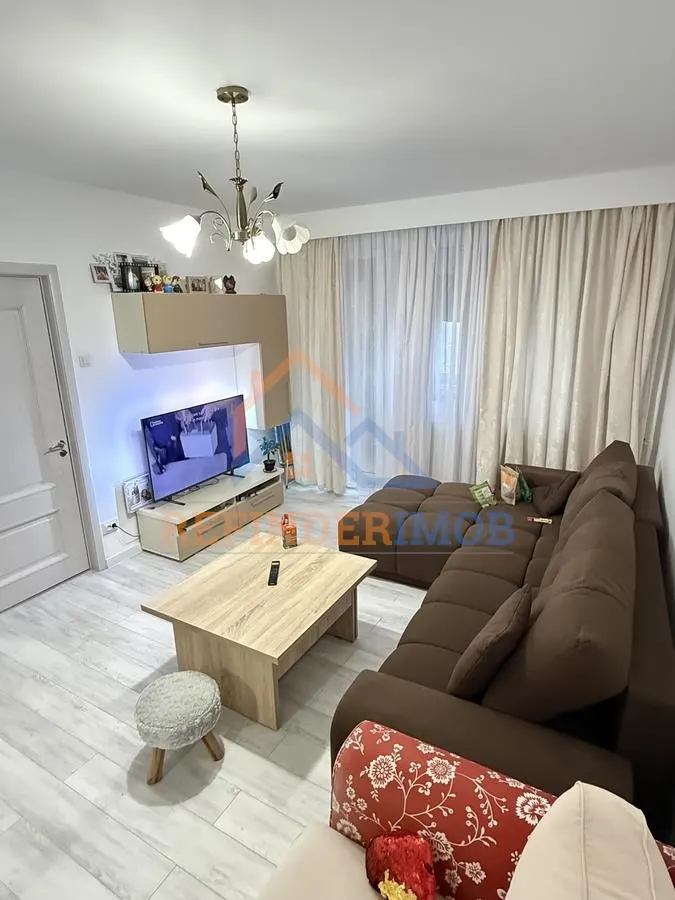 Apartament de vanzare cu 2 camere, zona Vitan - foto 1