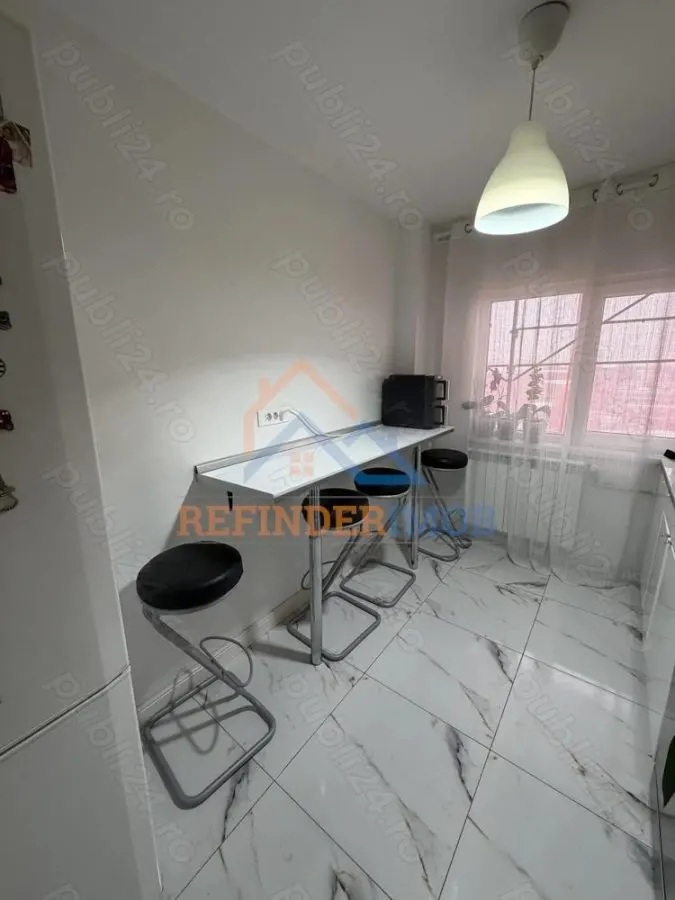 Apartament de vanzare cu 3 camere, zona Titan - foto 3