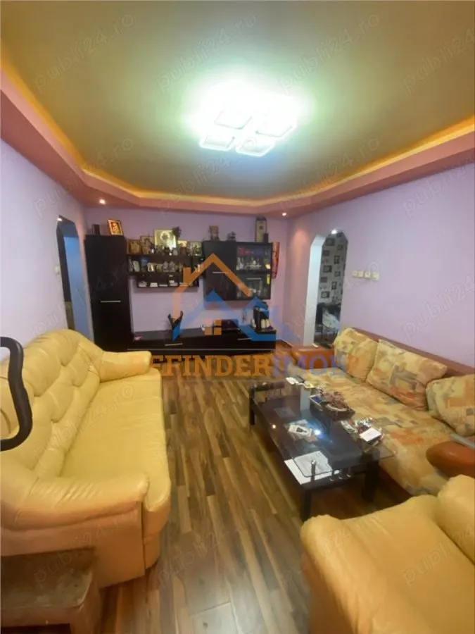Apartament de vanzare cu 3 camere, zona Titan - foto 1
