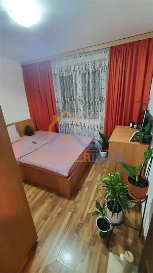 Apartament de vanzare cu 2 camere, zona Titan - Bulevardul 1 Decembrie 1918 - foto 1