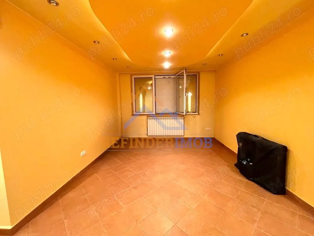 Apartament de vanzare cu 3 camere, zona Trapezului - foto 1
