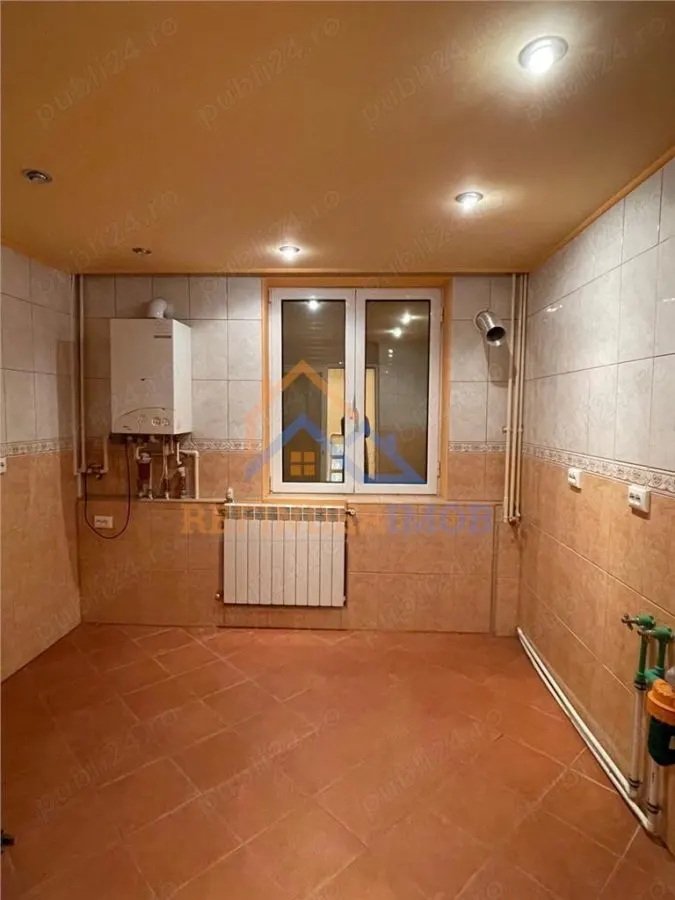 Apartament de vanzare cu 3 camere, zona Trapezului - foto 5