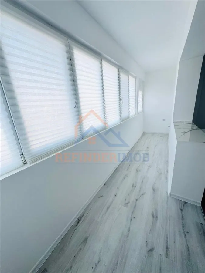 Apartament de vanzare cu 3 camere, zona Titan - Piata Minis - foto 12