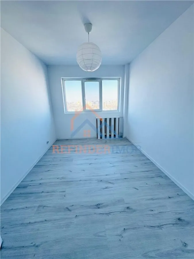 Apartament de vanzare cu 3 camere, zona Titan - Piata Minis - foto 3