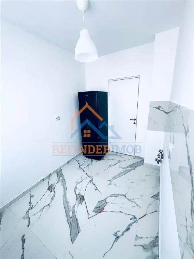 Apartament de vanzare cu 3 camere, zona Titan - Piata Minis - foto 4