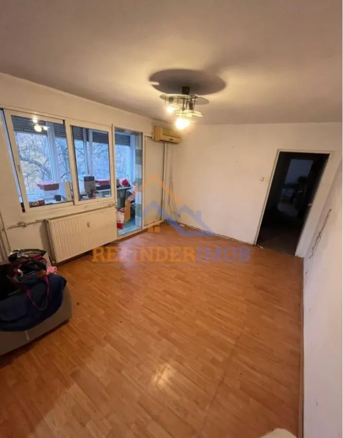 Vanzare apartament 4 camere zona Apusului - - foto 2