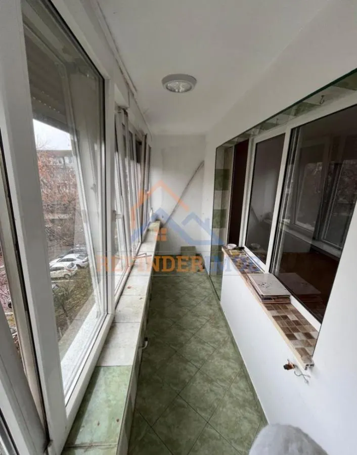 Vanzare apartament 4 camere zona Apusului - - foto 9