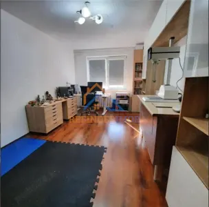 Vanzare apartament 3 camere zona Gorjului - - foto 3