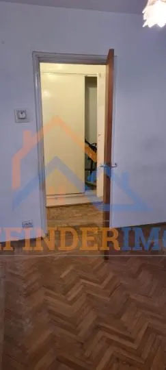 Apartament de vanzare cu 3 camere, zona Titan - foto 3