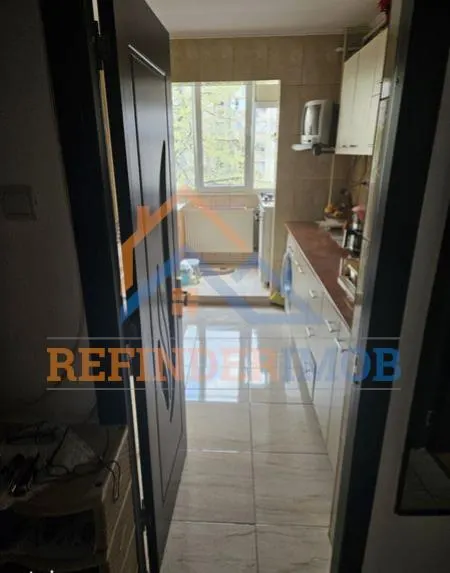 Oferta apartament 3 camere Crangasi, bloc 1981 etaj 5, centrala proprie - foto 1