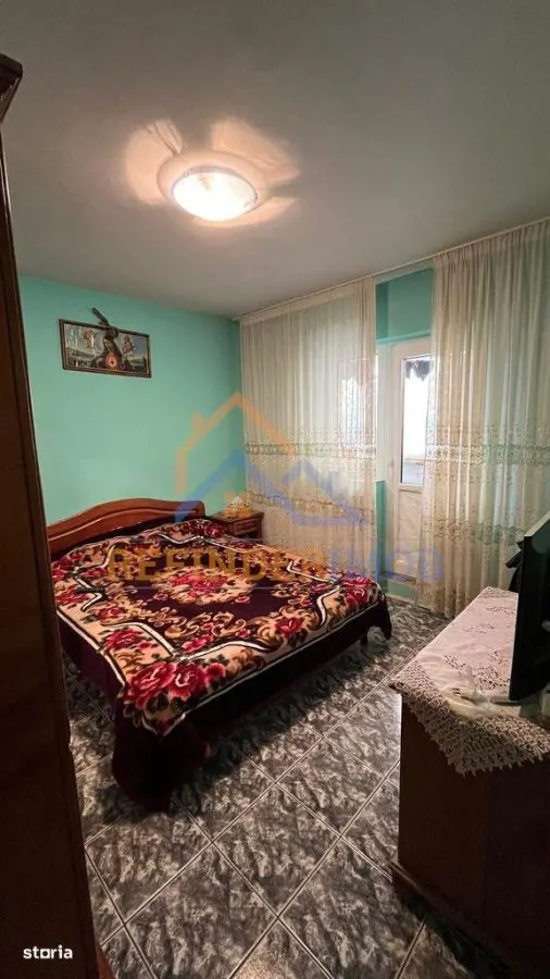 Vanzare apartament 2 camere zona Crangasi, bloc 1981, Izolat Termic, etaj 1 din 4 nivele - foto 2