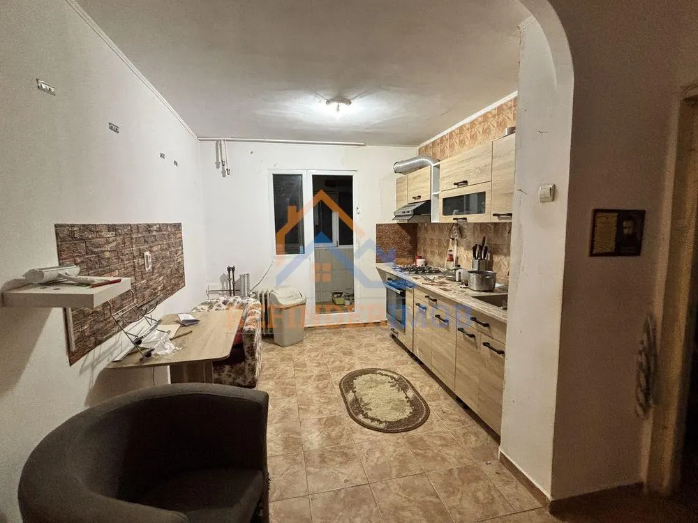 Apartament de vanzare cu 3 camere, 2 grupuri sanitare, zona Iancului - foto 1