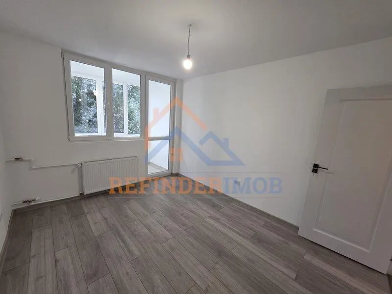 Apartament de vanzare cu 3 camere, renovat, zona Titan - Piata Minis - foto 6