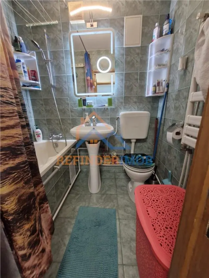 Vanzare apartament 3 camere, zona Trapezului - foto 15
