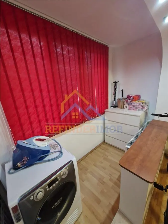 Vanzare apartament 3 camere, zona Trapezului - foto 16