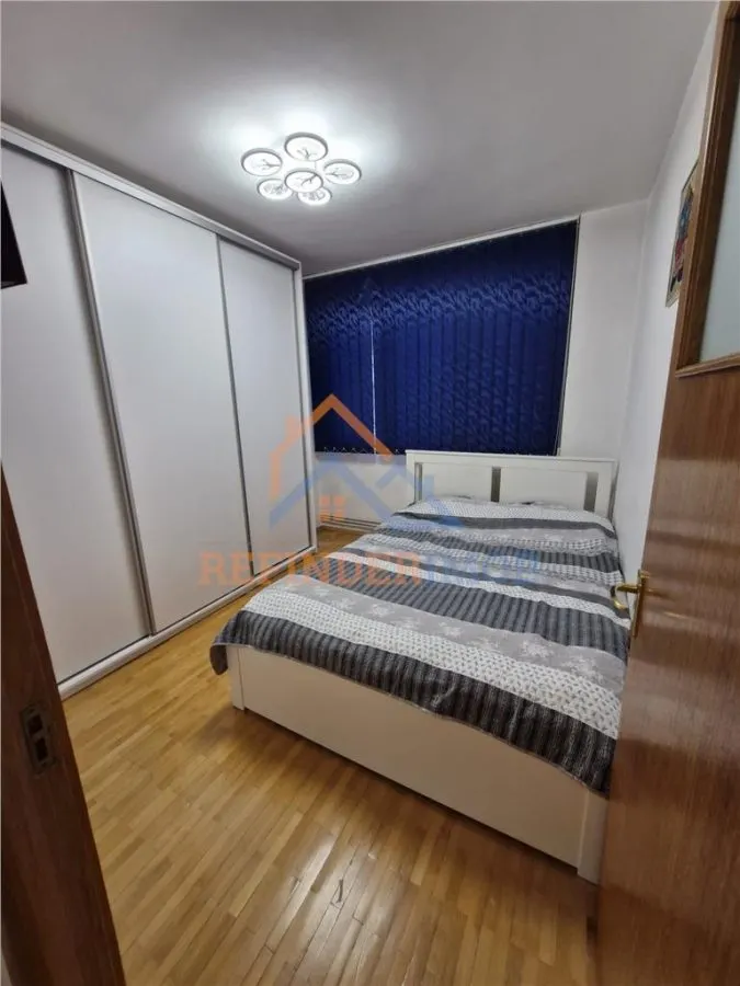 Vanzare apartament 3 camere, zona Trapezului - foto 3