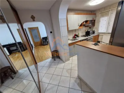 Vanzare apartament 3 camere, zona Trapezului - foto 10