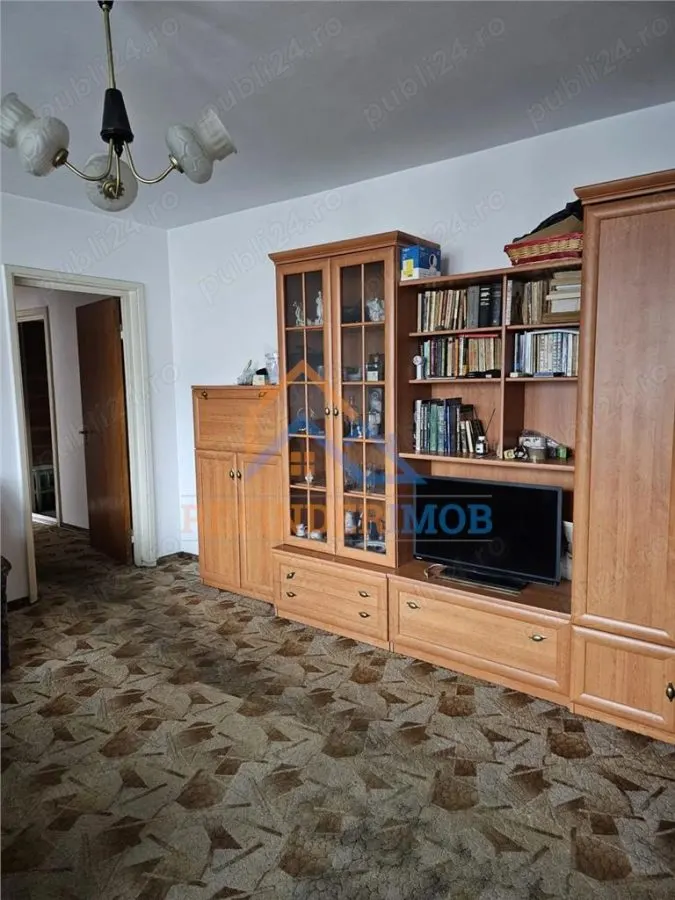 Vanzare apartament 3 camere zona Militari - Gorjului - foto 1