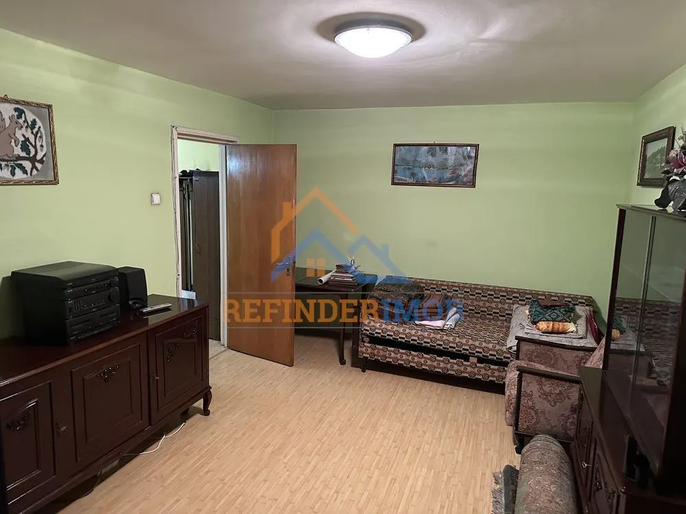 Oferta apartament 3 camere zona Gorjului, bloc reabilitat, etaj 4 din 9 decomandat - foto 4