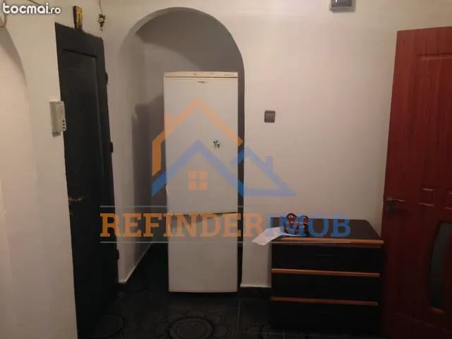 Oferta apartament 3 camere zona Gorjului, bloc reabilitat, etaj 4 din 9 decomandat - foto 9