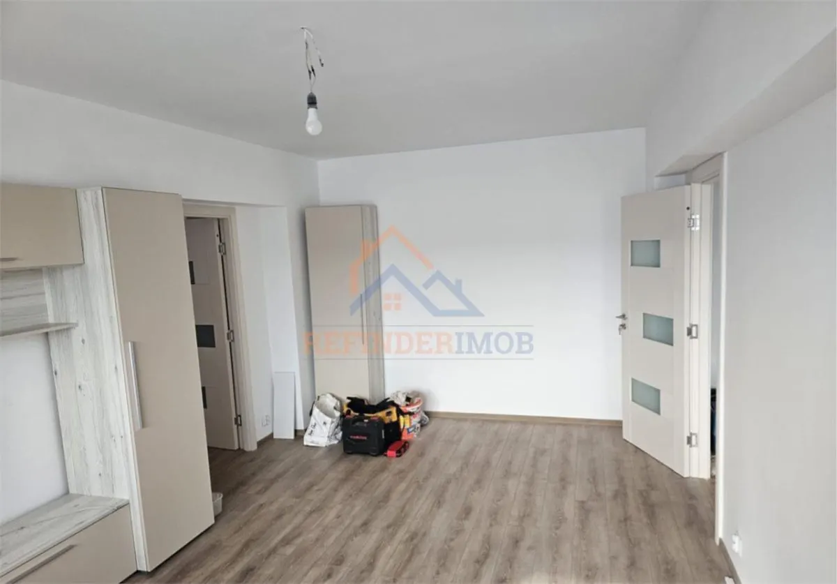 Vanzare apartament 3 camere zona Drumul Taberei, bloc 1980, 76 mp - foto 1