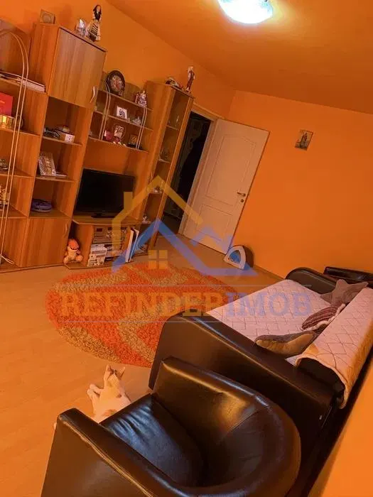 Apartament 3 camere zona Margeanului - foto 2