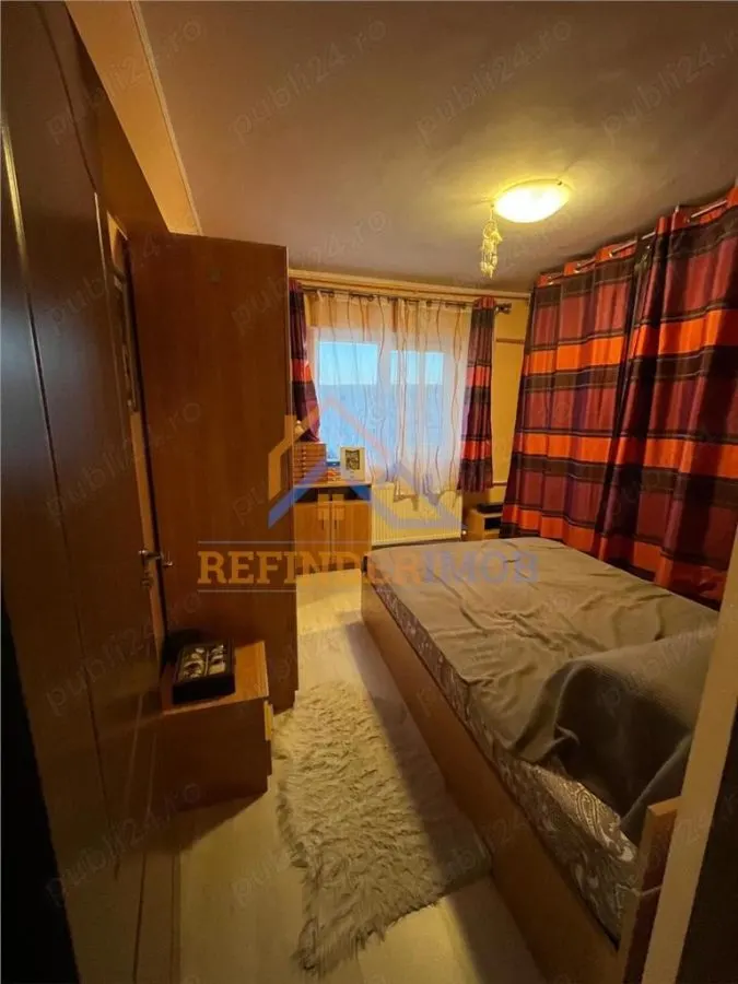 Vanzare Apartament cu 3 camere, zona Piata Unirii - foto 5