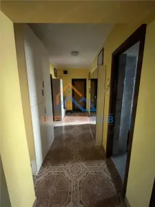 Vanzare Apartament cu 3 camere, zona Piata Unirii - foto 8