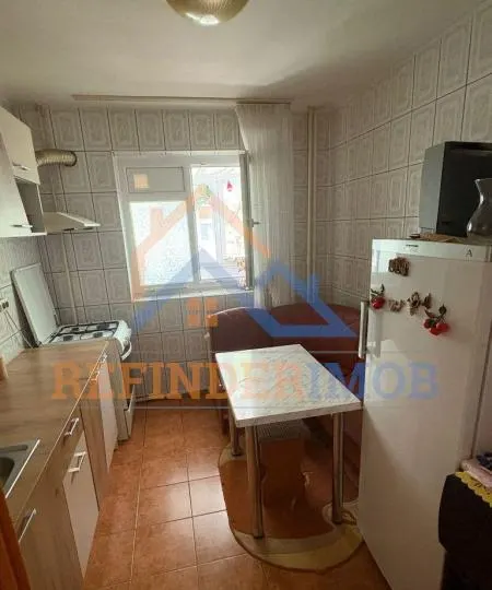 Vanzare apartament 3 camere, zona Margeanului, sector 5 - foto 1
