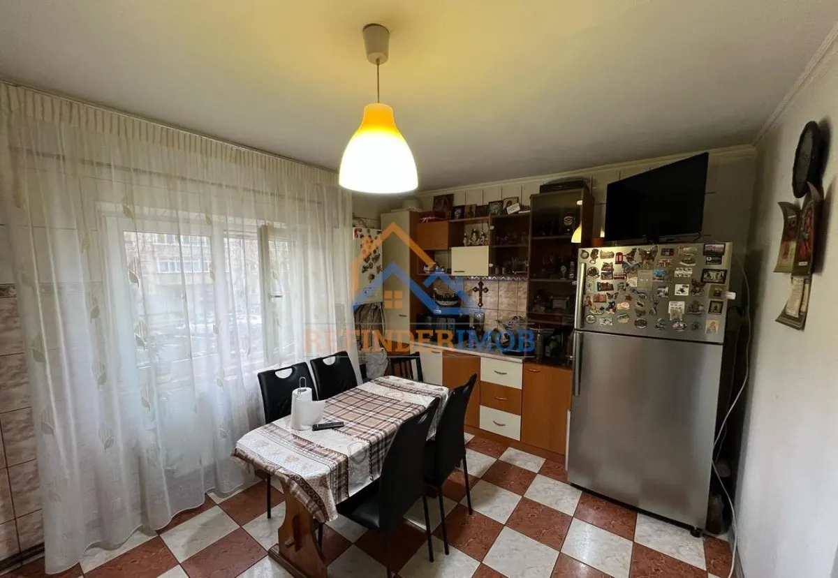 Vanzare apartament 4 camere – zona Parc Sebastian - foto 3