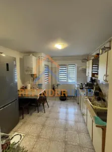 Vanzare apartament 3 camere – Rahova, Pecineaga - Bucuresti