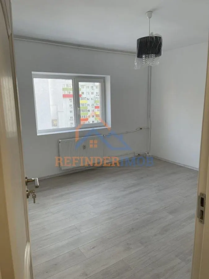 Vanzare Apartament cu 2 camere, zona 13 Septembrie - foto 2