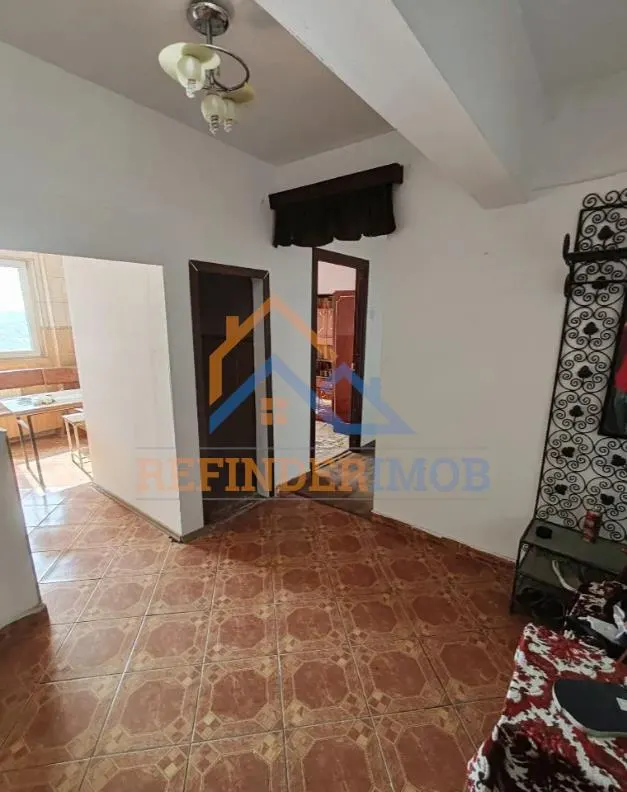 Apartament 3 camere de vanzare Soseaua Alexandria - Margeanului - foto 1