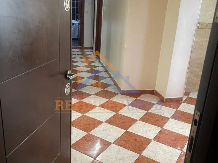 Apartament 3 camere de vanzare zona Margeanului - foto 4