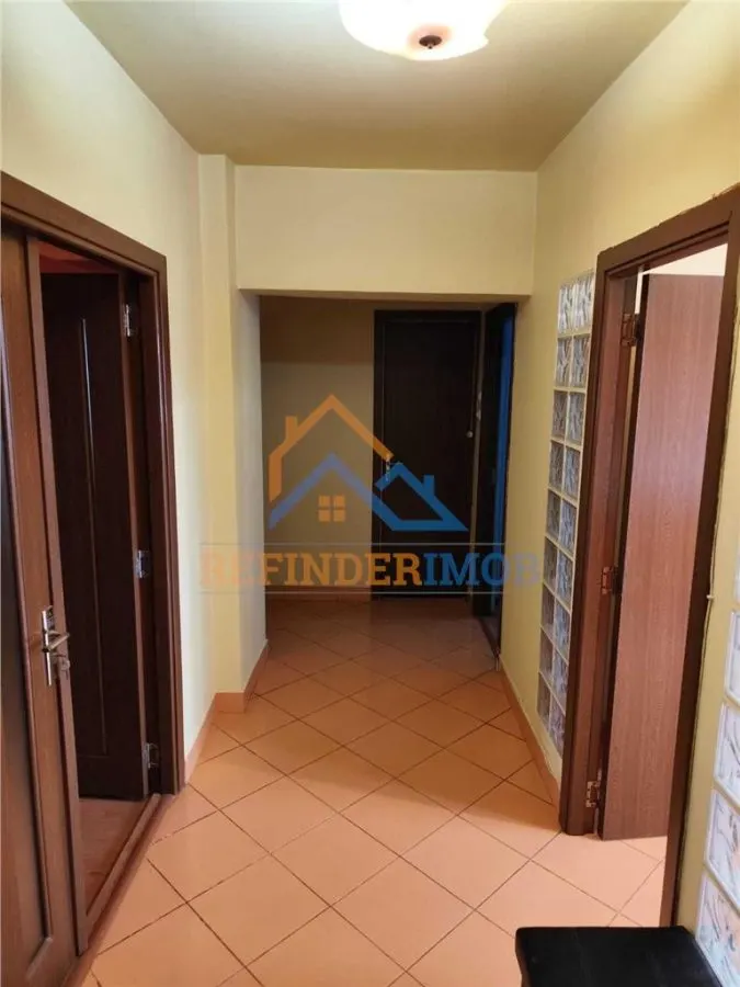Vanzare Apartament cu 4 camere, zona Unirii - foto 2